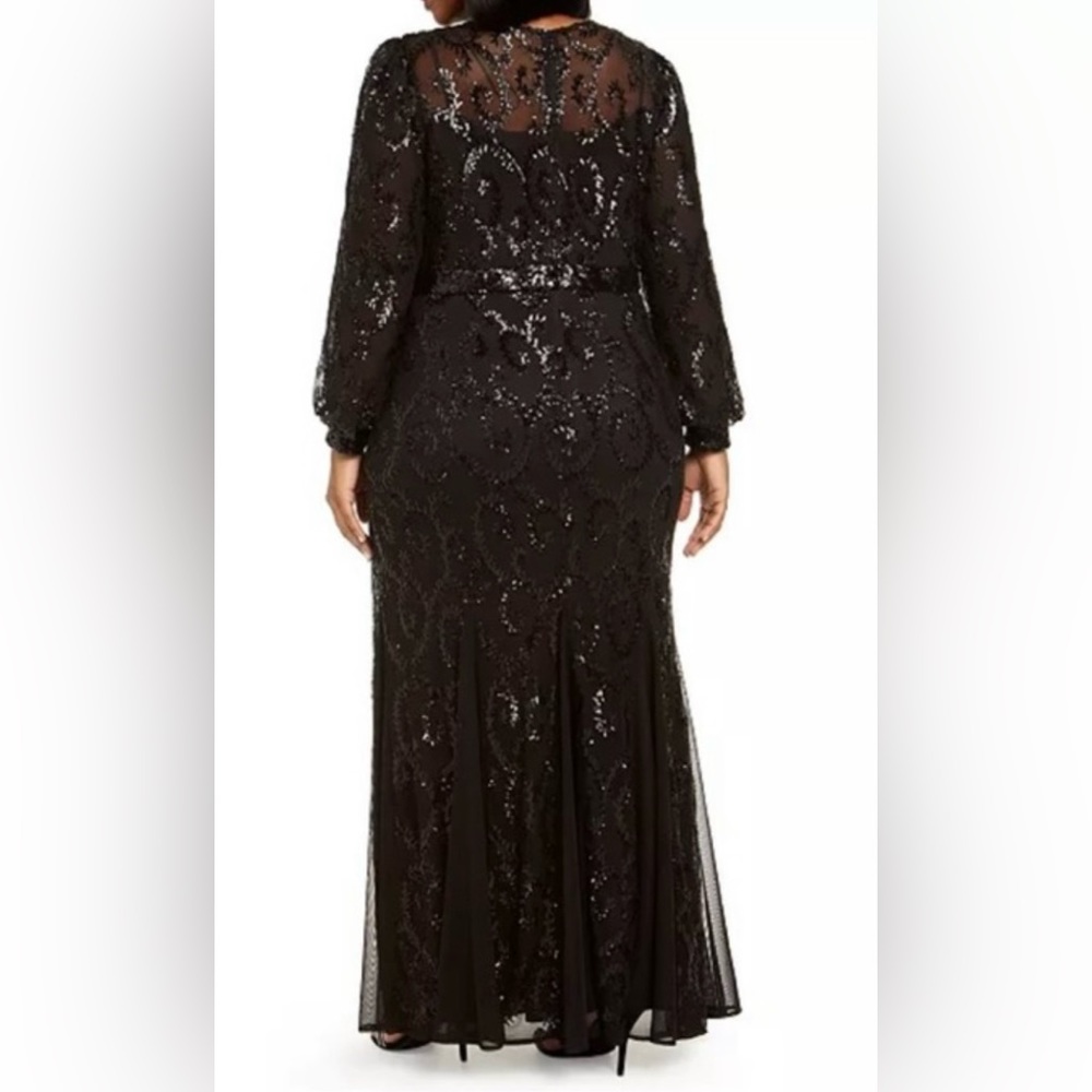 Plus Dress - Picture 4 of 7